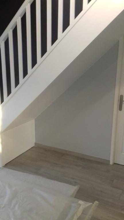Rangement sous-escalier